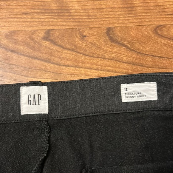 Like new Gap Factory slacks size 12 - Picture 2 of 2